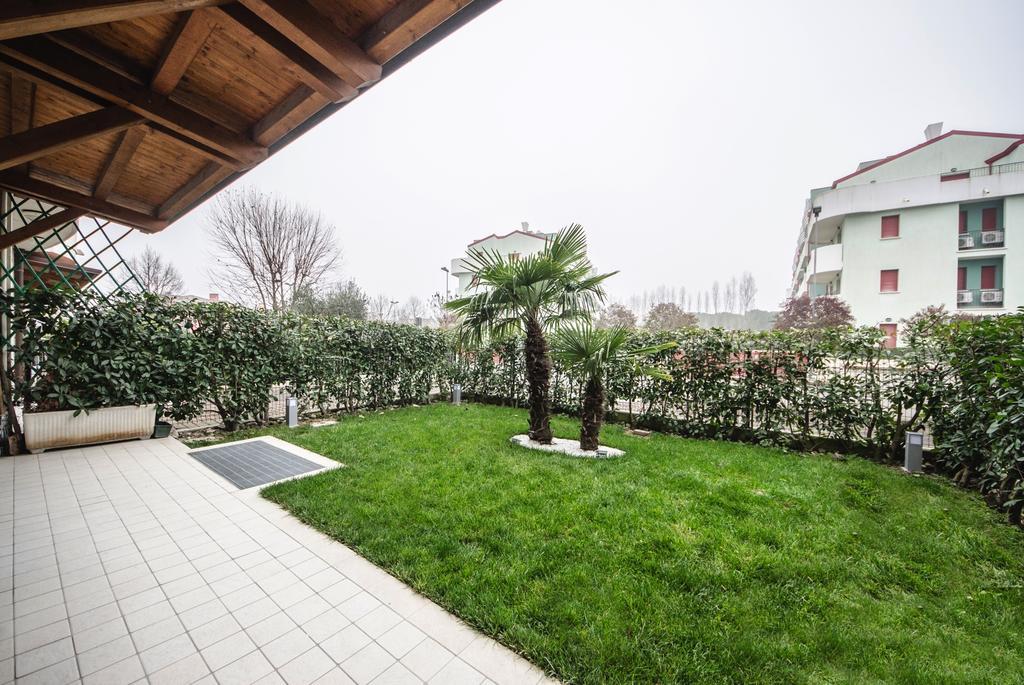 Residence Elisa Piano Terra Con Giardino E Posto Spiaggia Incluso Caorle Kamer foto